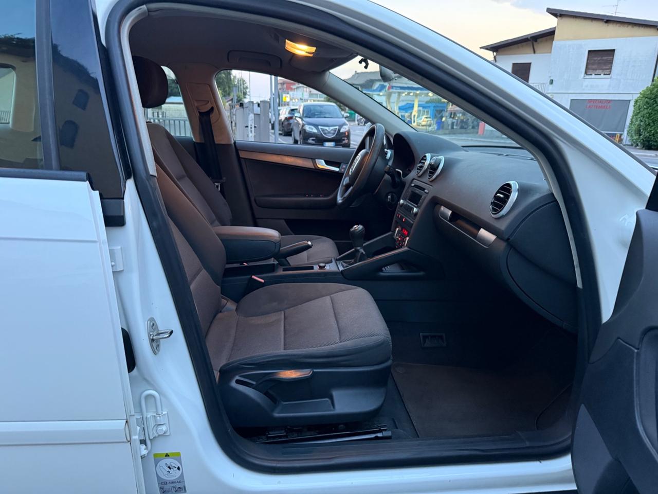 Audi A3 SPB 1.6 TDI 105 CV CR Ambiente