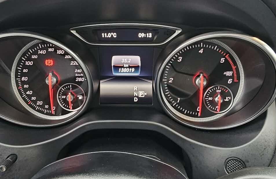 Mercedes-benz CLA 200 4Matic Shooting Brake AMG Automatic Premium