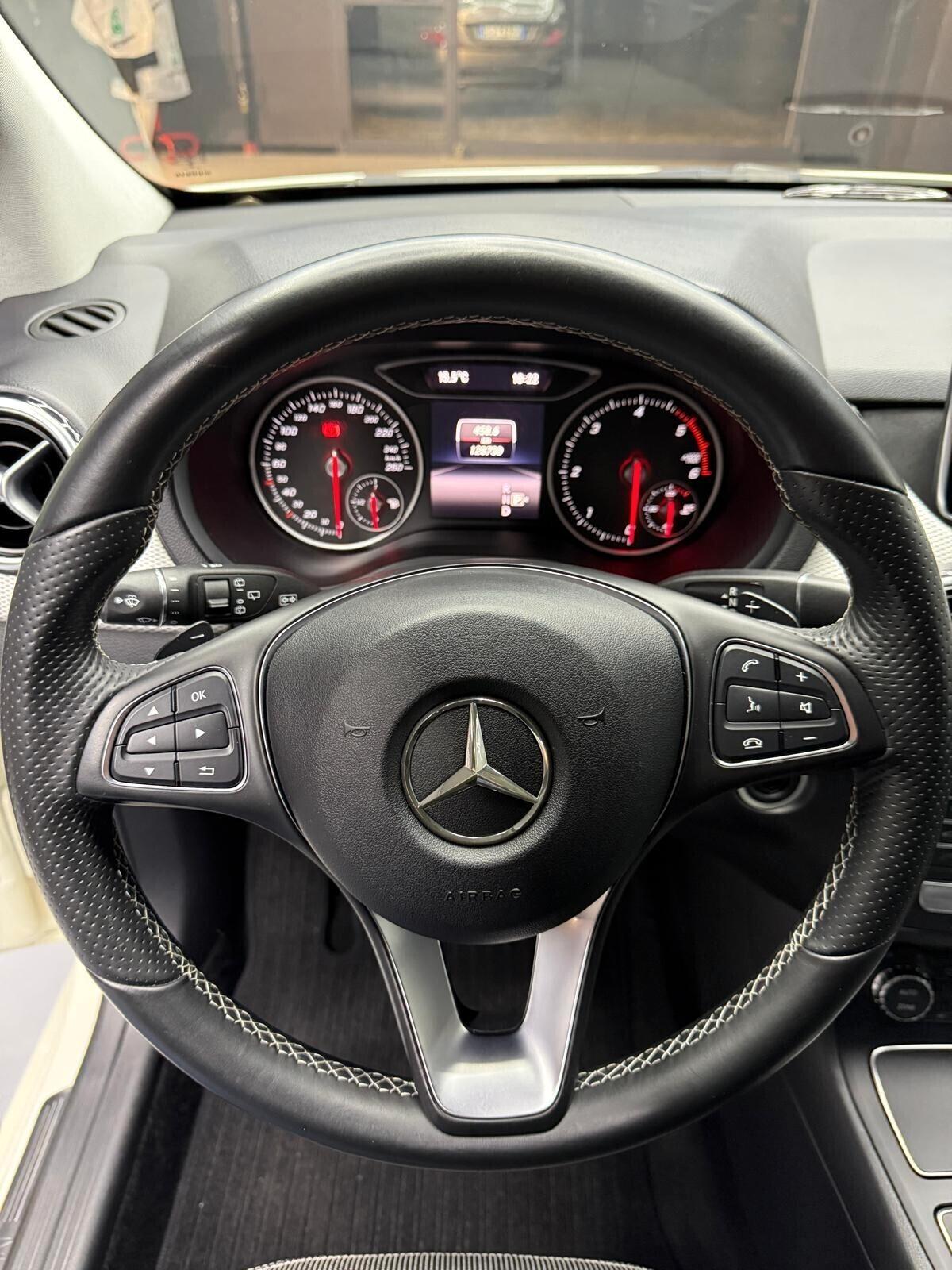 Mercedes-benz B 200 CDI 4Matic Automatic Premium