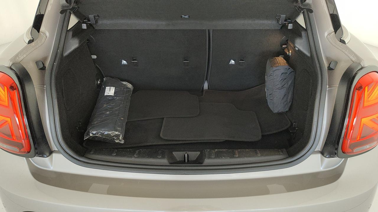 MINI Mini IV F55 2021 5p - Mini 5p 1.5 Cooper Classic auto