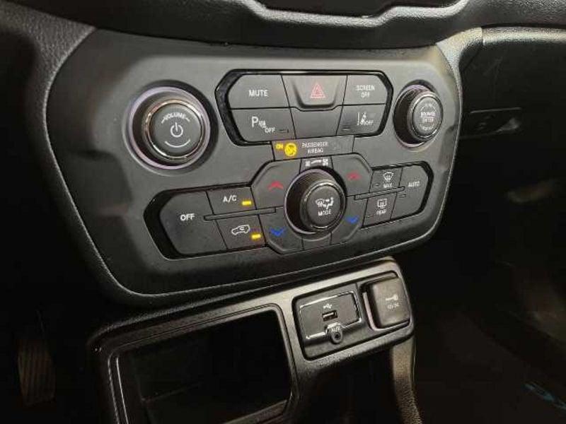 Jeep Renegade 2019 1.5 turbo t4 mhev Limited 2wd 130cv dct