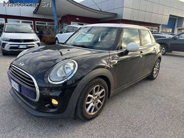 MINI Cooper D Mini IV F55-F56 2014 1.5 Hype 5p tg. FF546SY