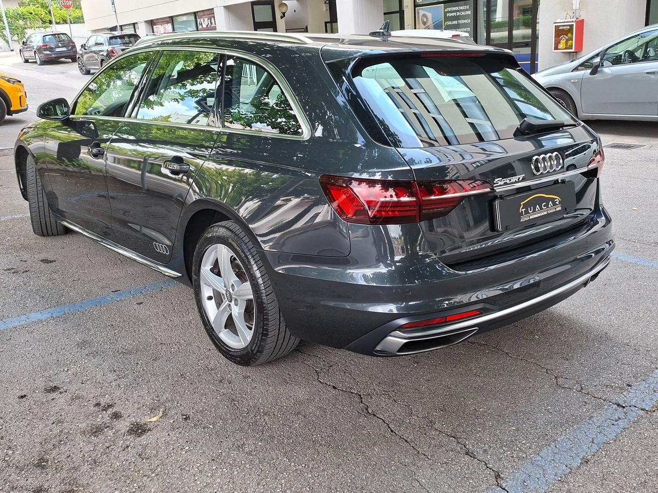 Audi A4 Business Advanced 2.0 40 TDI #6443
