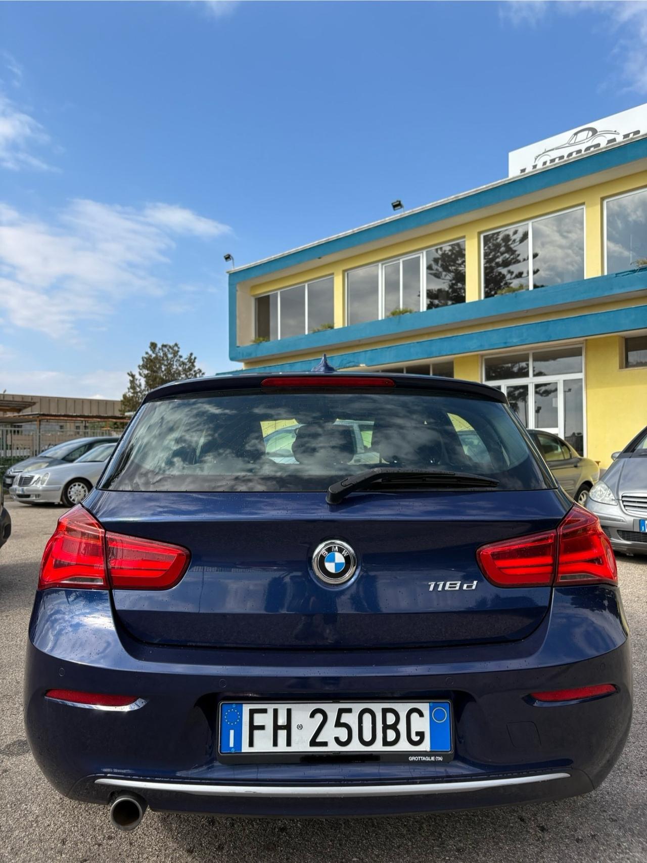 Bmw 118 118d 5p. Urban