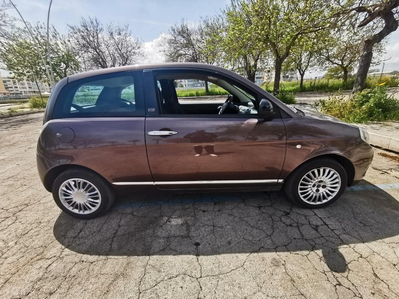 Lancia Ypsilon 1.3 MJT 75 CV DIVA - 2011
