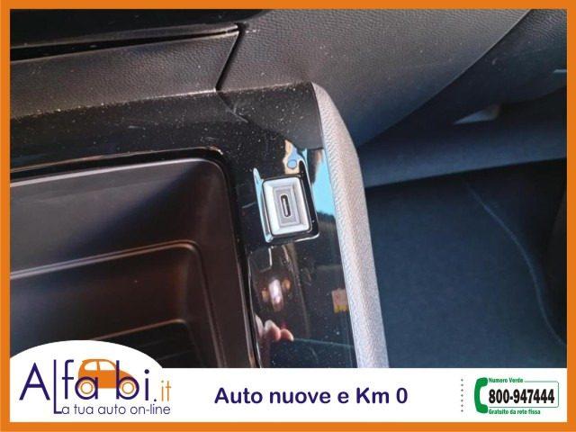 PEUGEOT 2008 1.2 100CV Allure + Pack Vision e Drive Assist