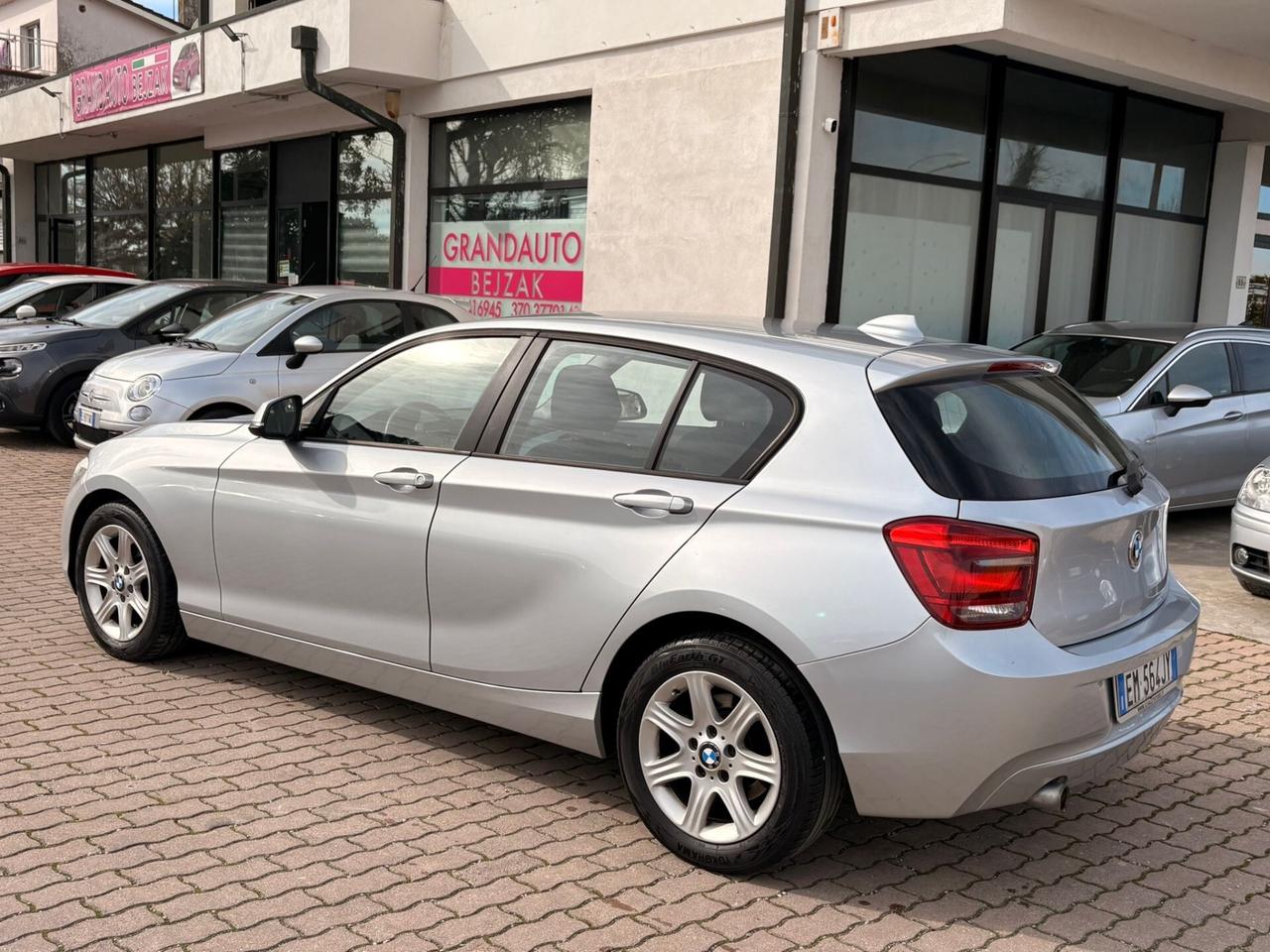Bmw 116 116d 5p. Urban