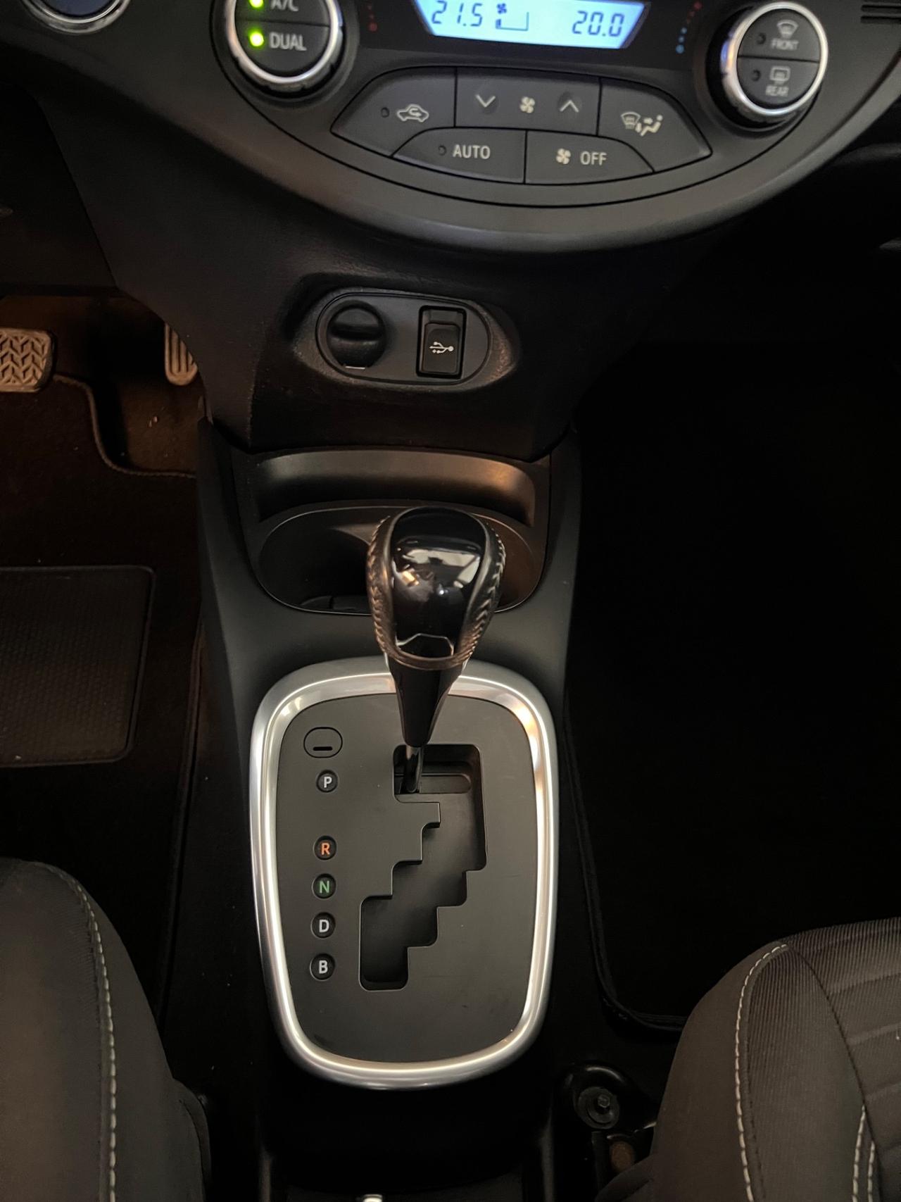 Toyota Yaris 1.5 Hybrid 5 porte Active