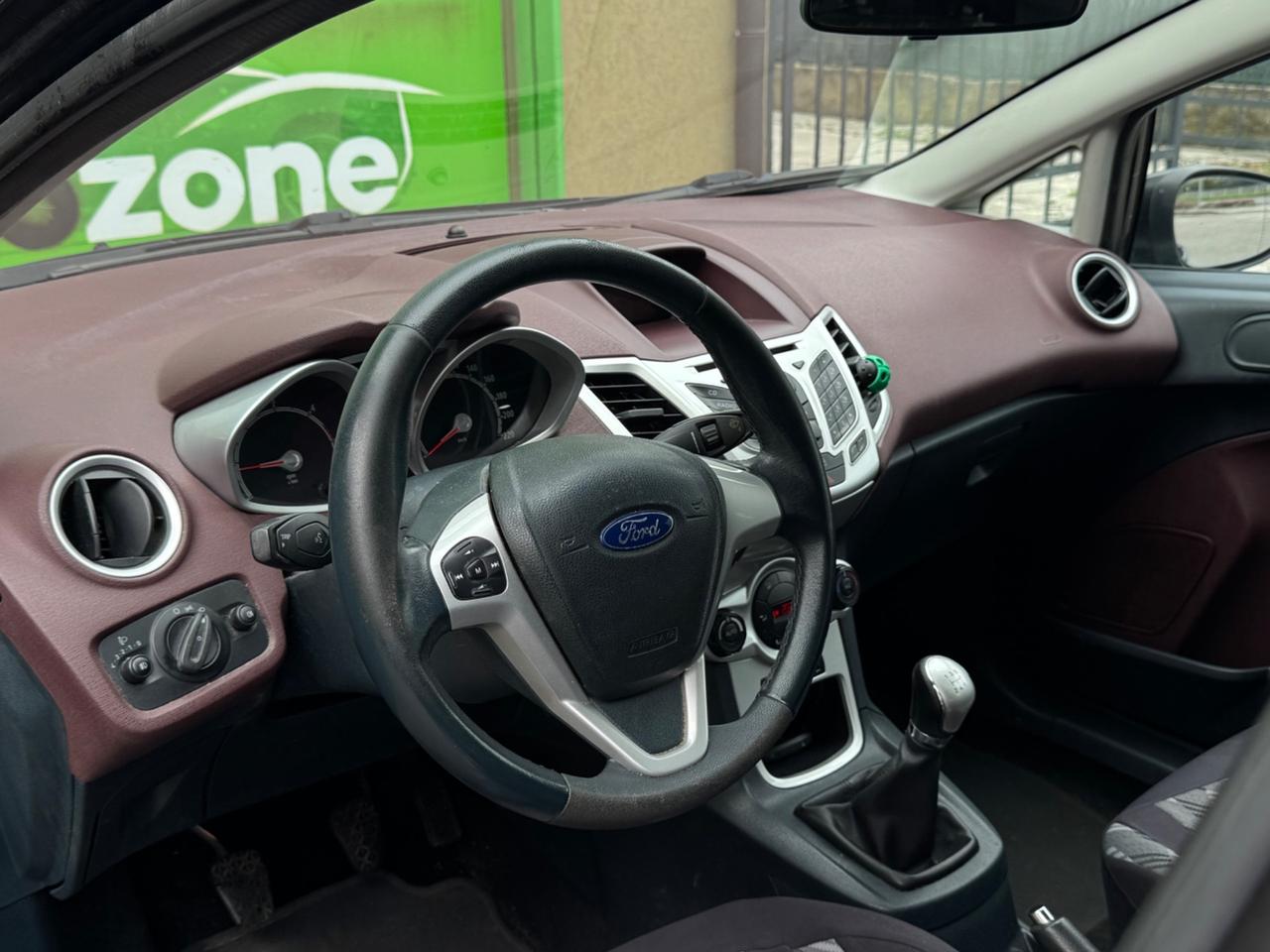 Ford Fiesta 1.4 TDCi 5p. Titaninum NEOPATENTATI