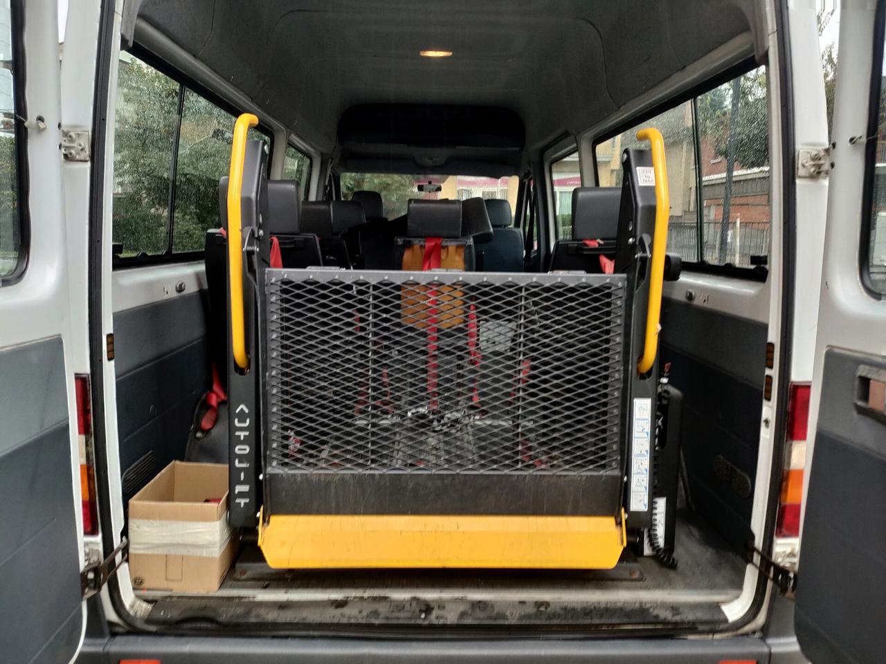 Mercedes Sprinter 2.3 D 9 posti-trasporto disabili