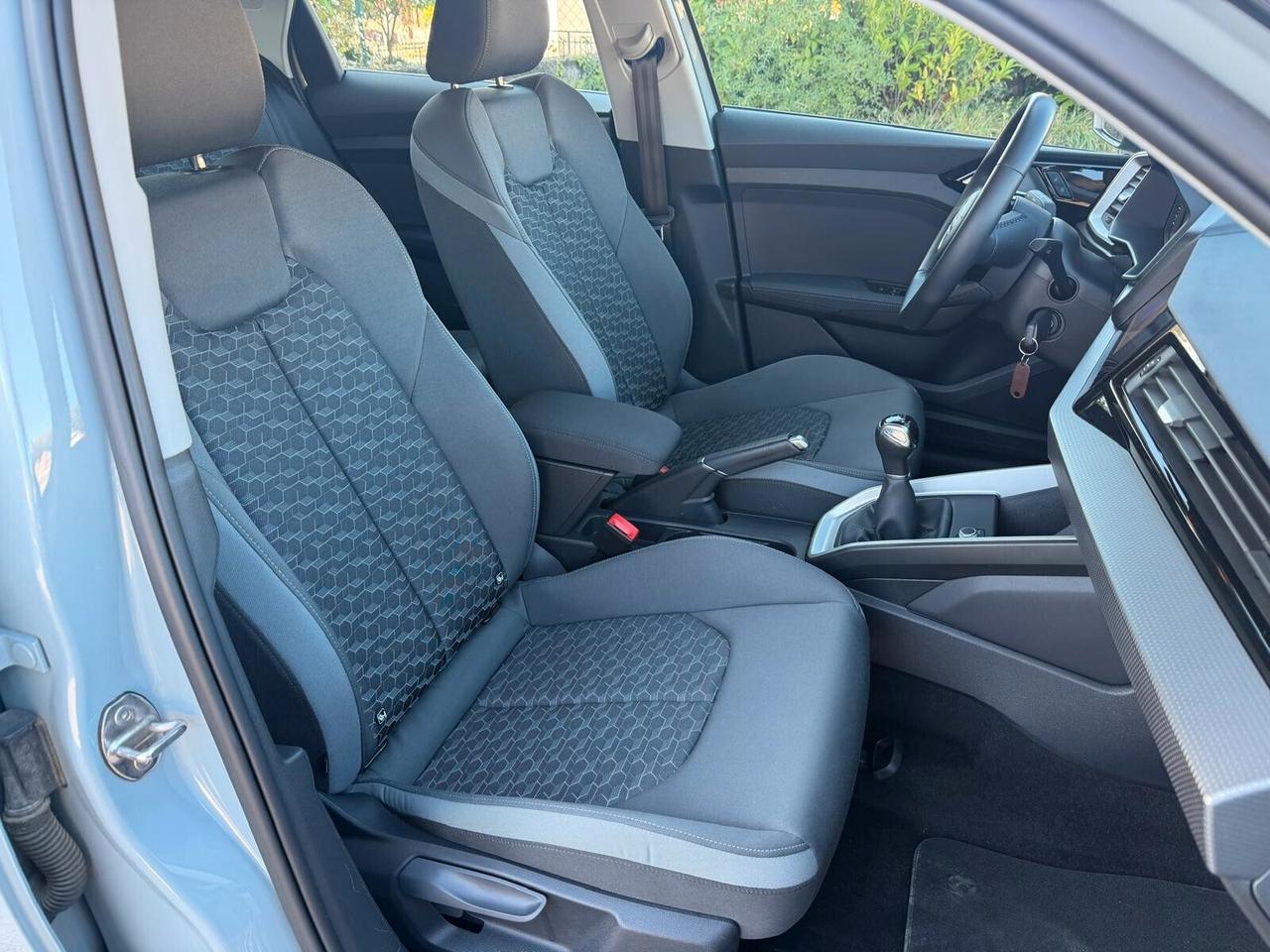 AUDI A1/SPB 30 TFSI/S LINE/ CERCHI 17/ B COLORE/XENO LED/TEL POST/VOL SPORTIVO/VETRI PRIVACY!!