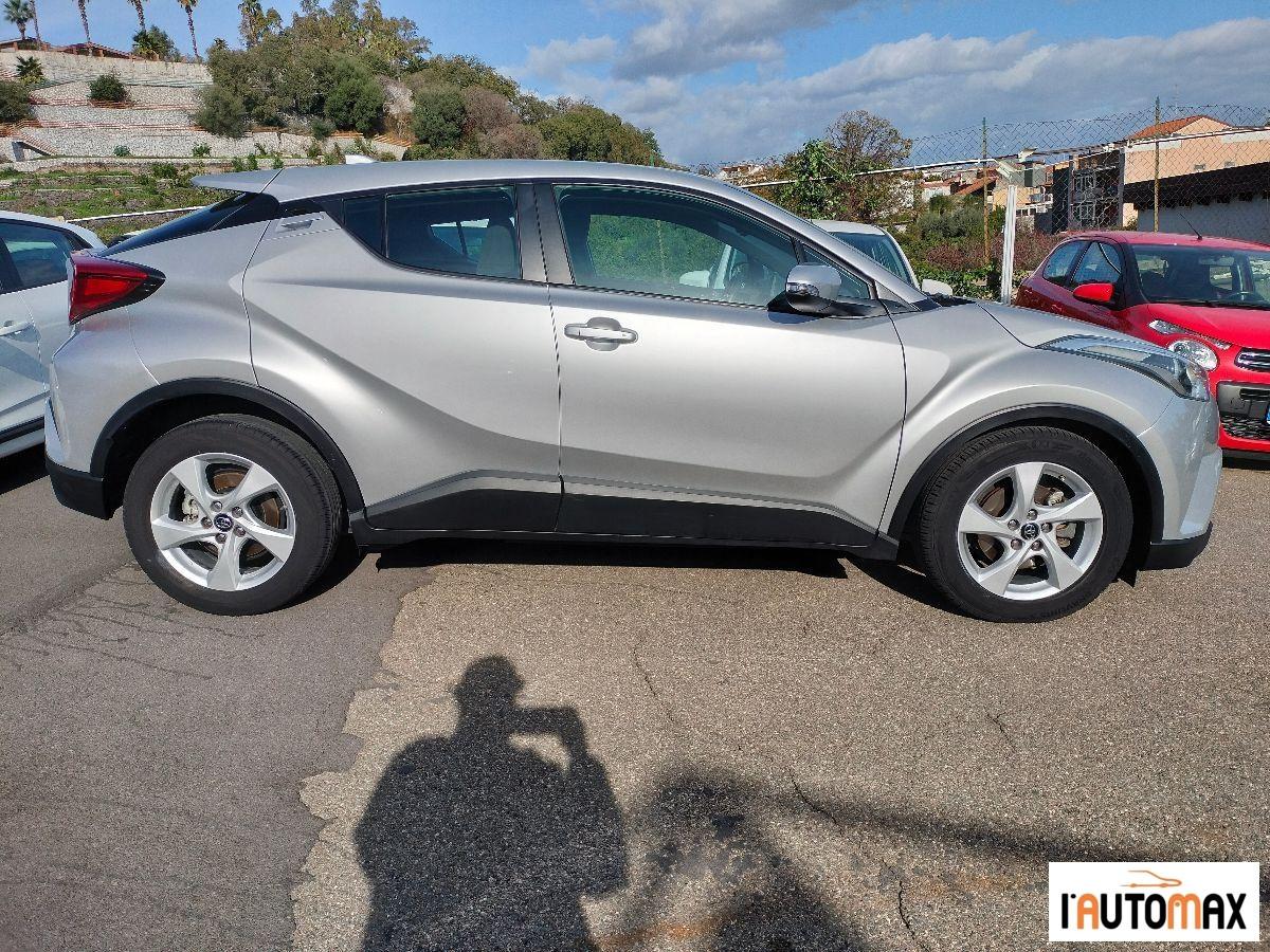 TOYOTA - C-HR 1.8h Business 2wd e-cvt