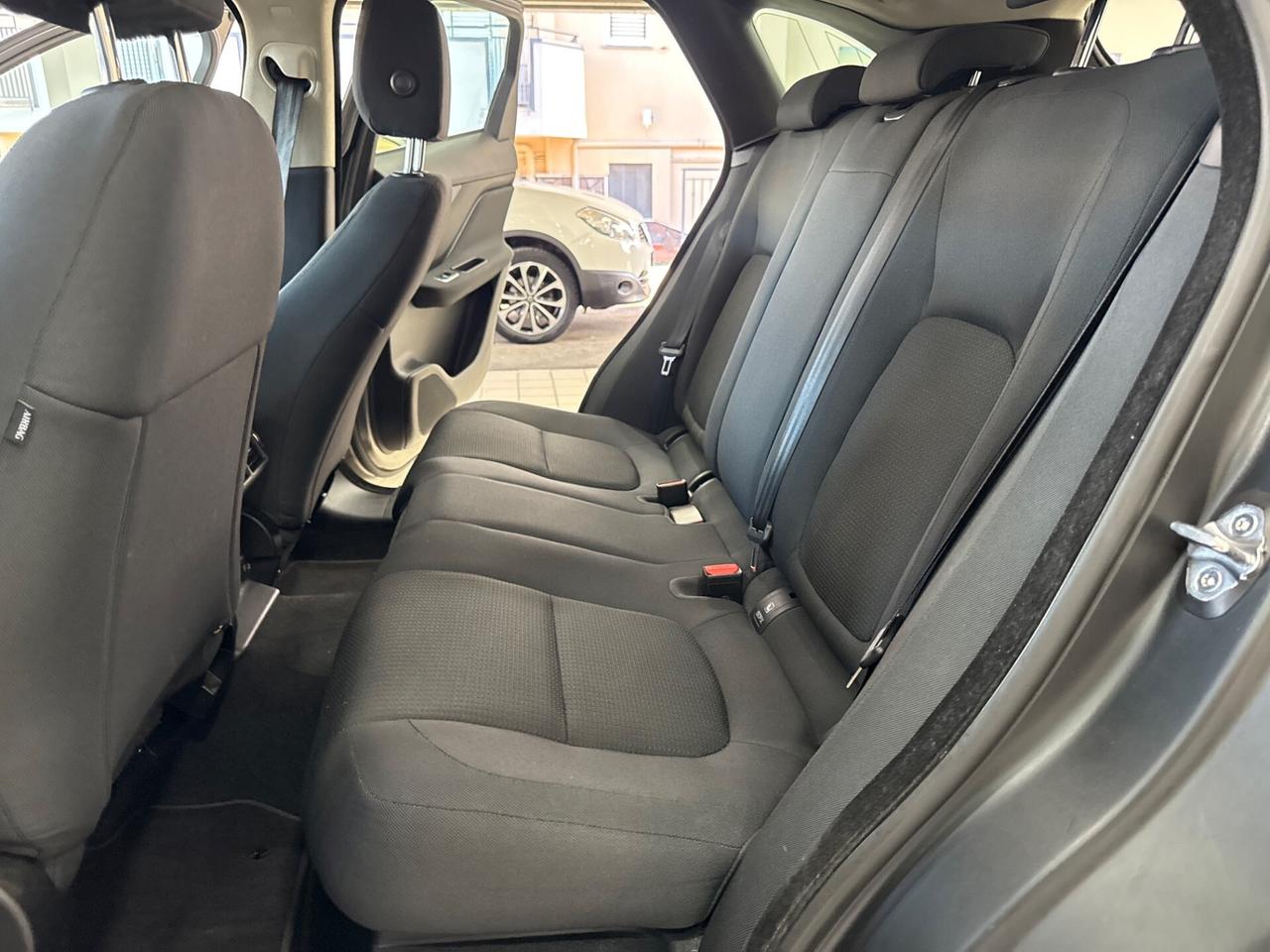 Jaguar F-Pace 2020 180 cv portfolio