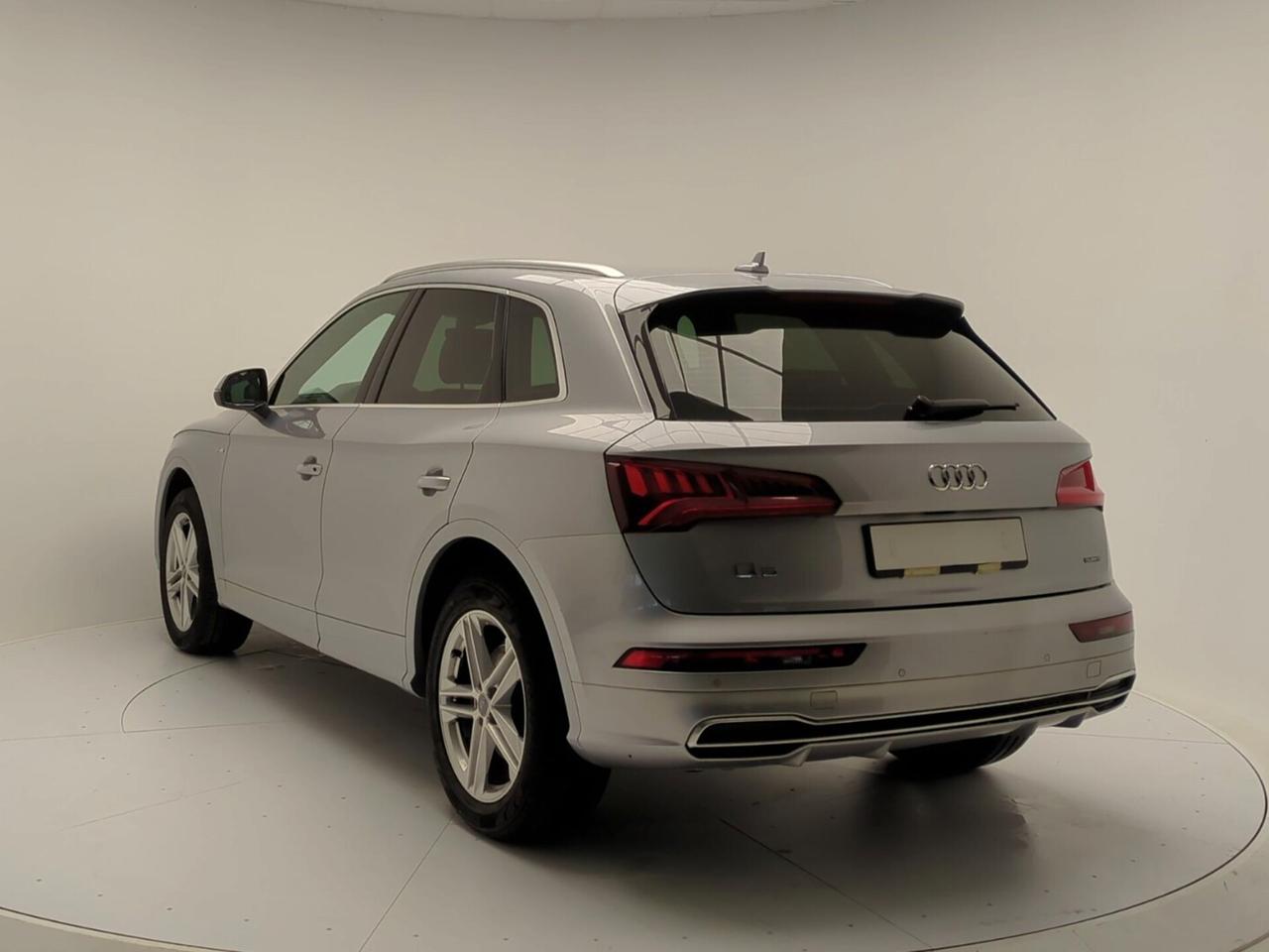 Audi Q5 40 TDI quattro S tronic line plus