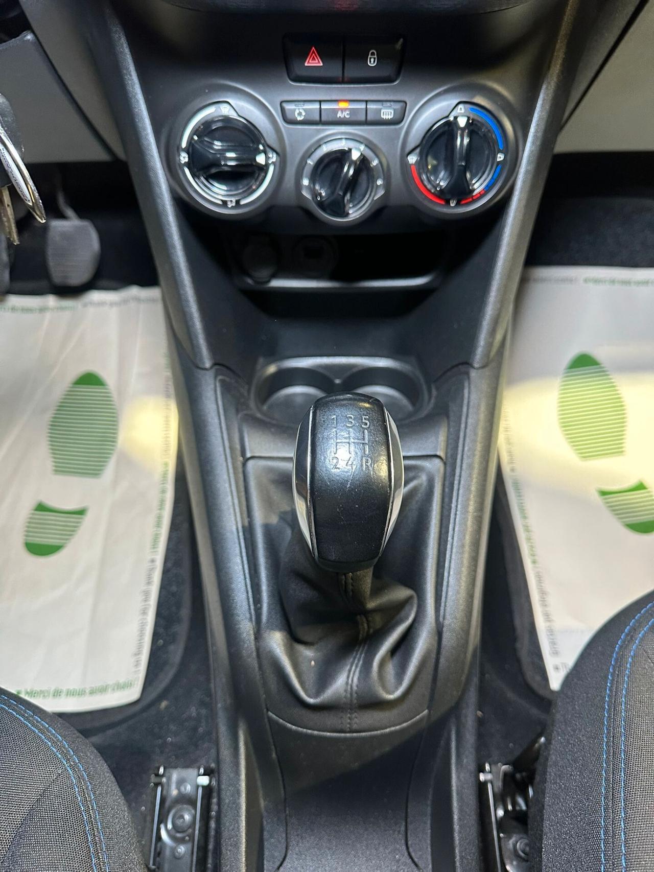 Peugeot 208 PureTech 82 S&S 5P Signature