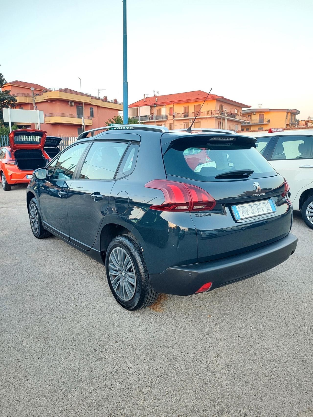 Peugeot 2008 1.2 bz Active 82cv con 79.000 Chilometri