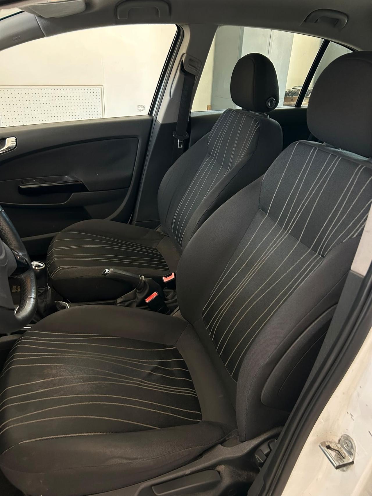 Opel Corsa 1.2 80CV 5 porte GPL-TECH Edition