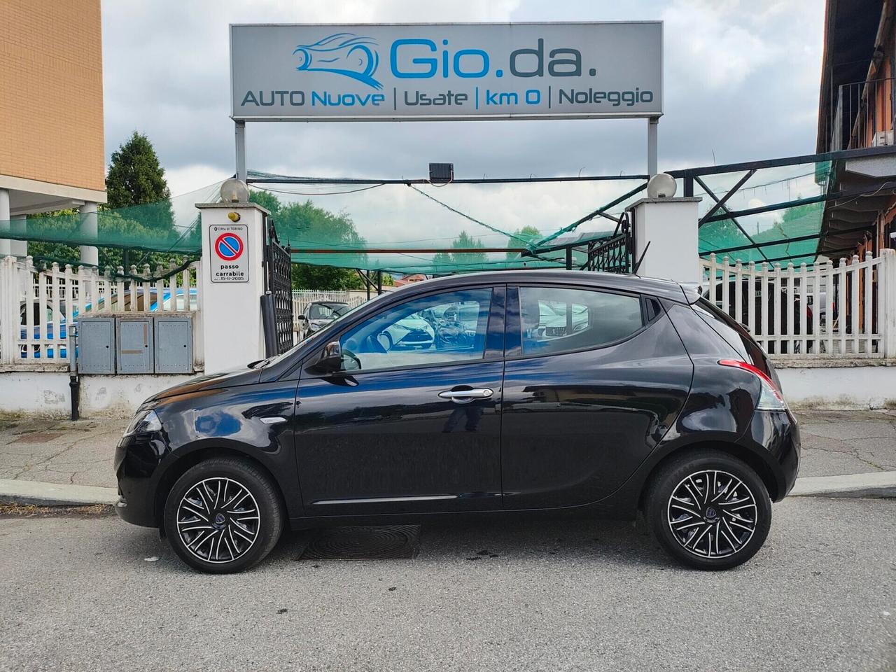 LANCIA YPSILON 1.0 HYBRID -2023