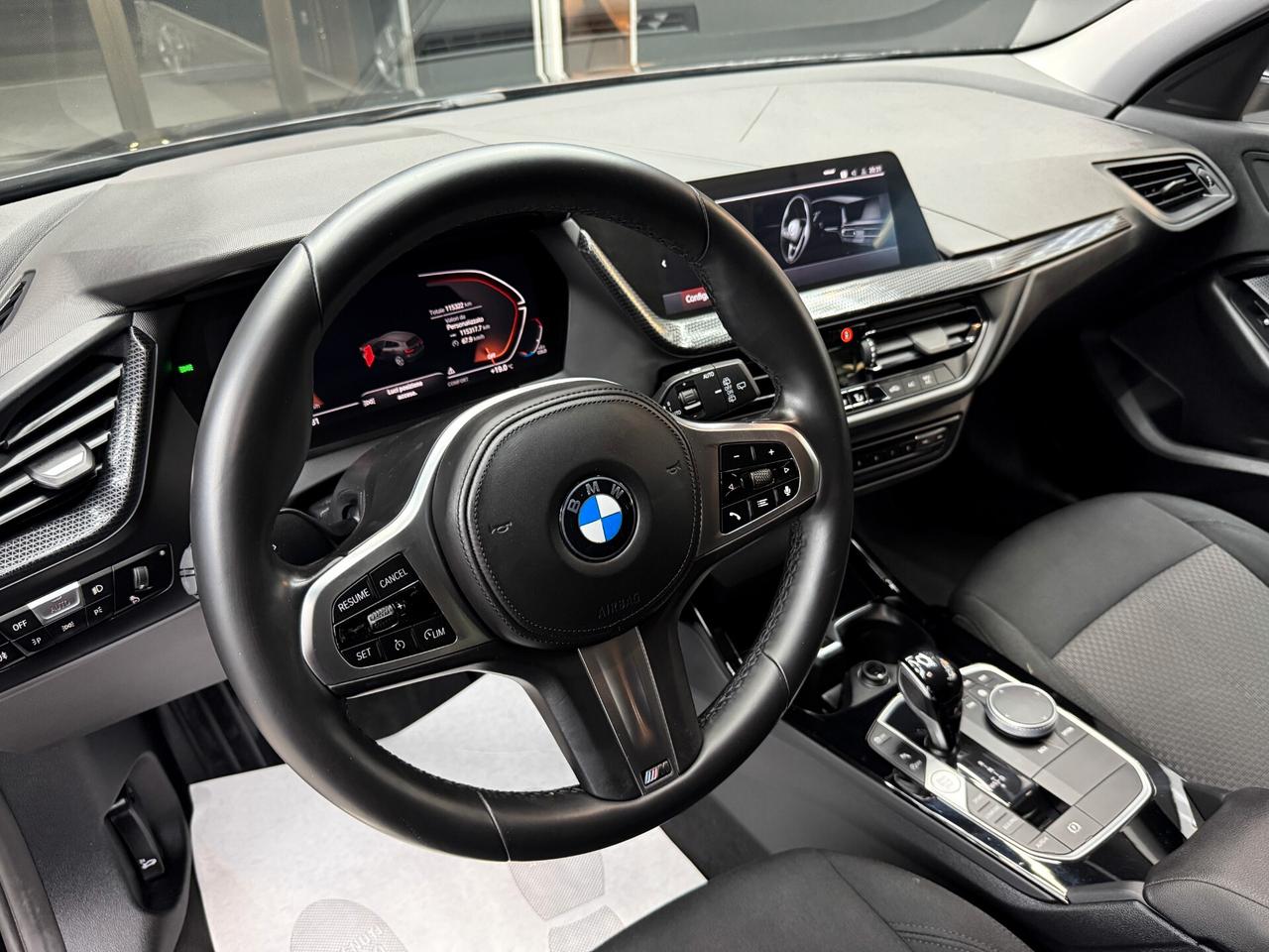 Bmw 118 118d 5p. Business Advantage