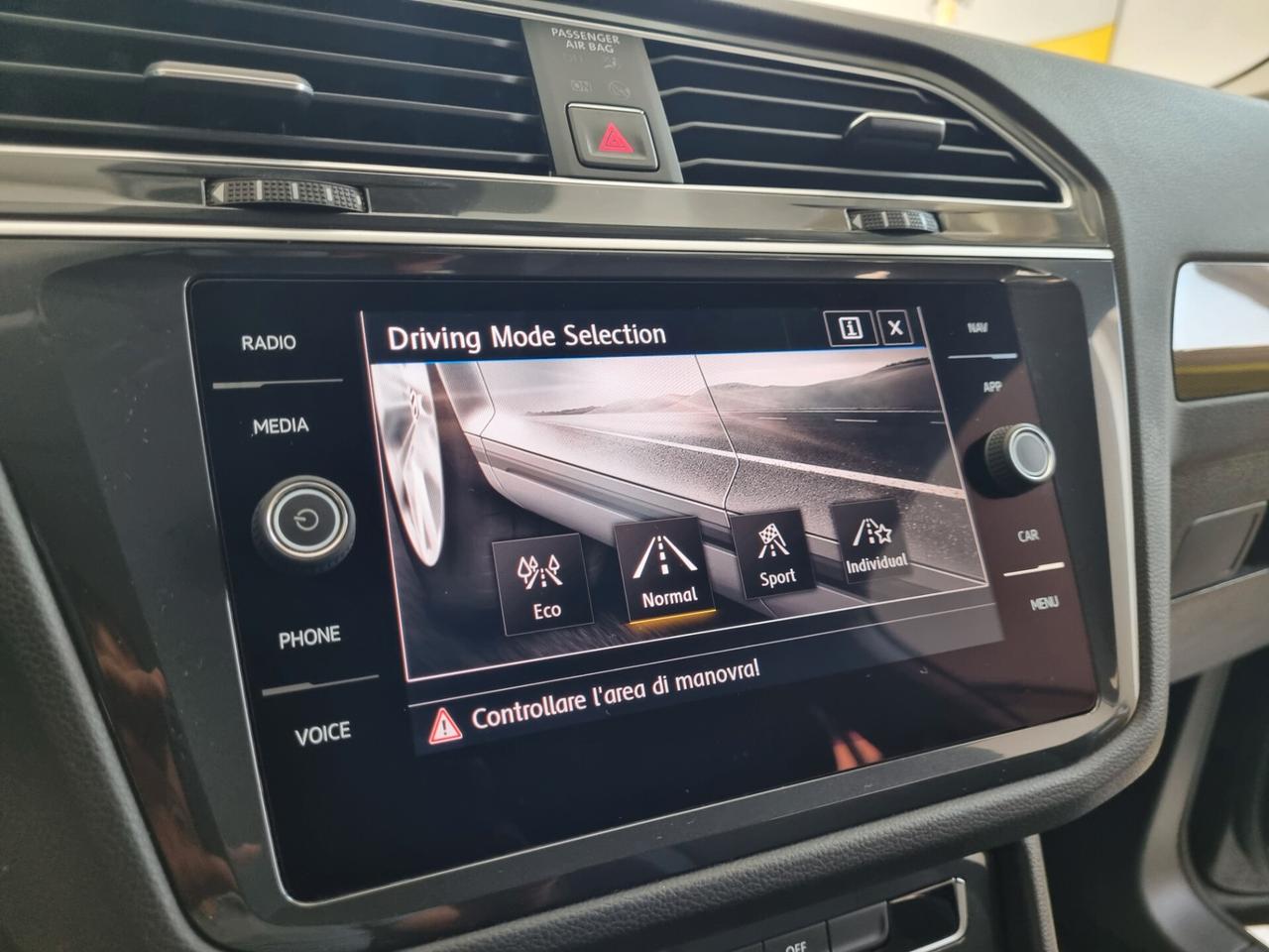 Volkswagen Tiguan 1.6 TDI R-LINE, VIRTUAL COCKPIT, FULL LED