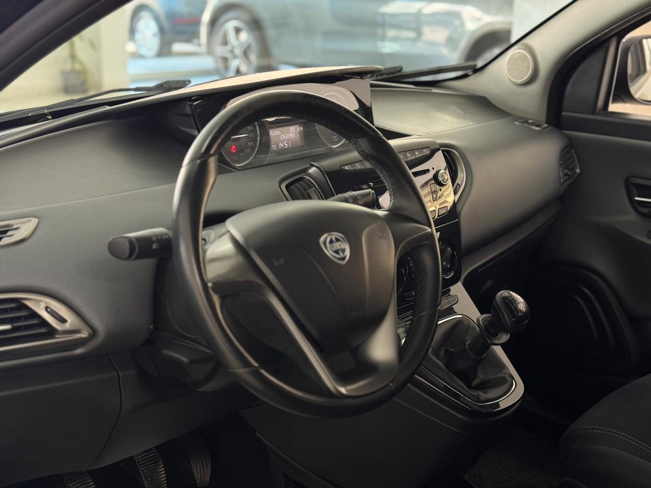 Lancia Ypsilon 1.2 69 CV 5 porte Silver
