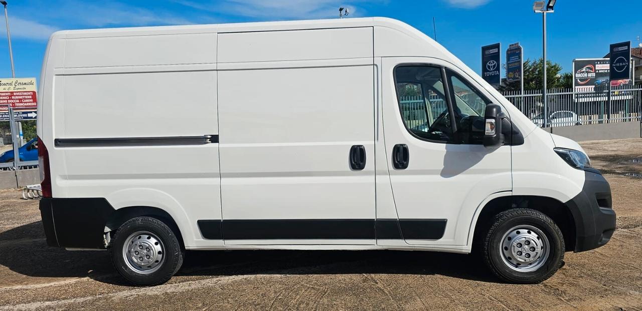 Peugeot Boxer 330 2.2 HDi 140 passo medio tetto medio anno 2020
