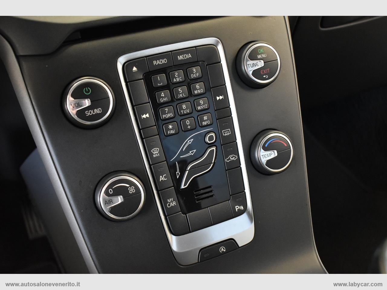 VOLVO V40 D2 1.6 Summum