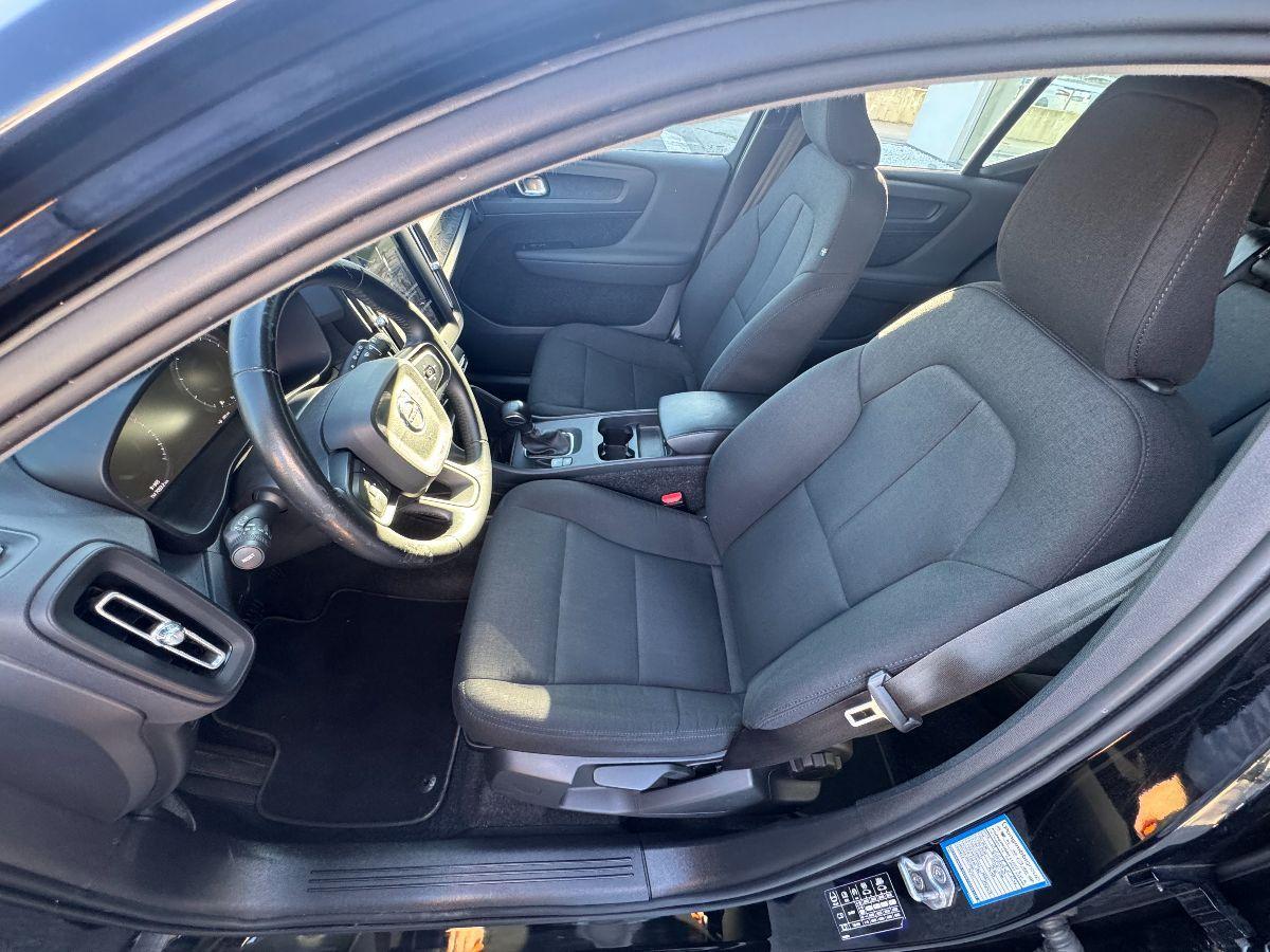 VOLVO - XC40 - T2 Momentum pro manuale N1