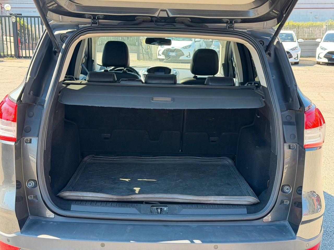 Ford Kuga 2.0 TDCI 150 CV S&S 4WD Powershift Titanium