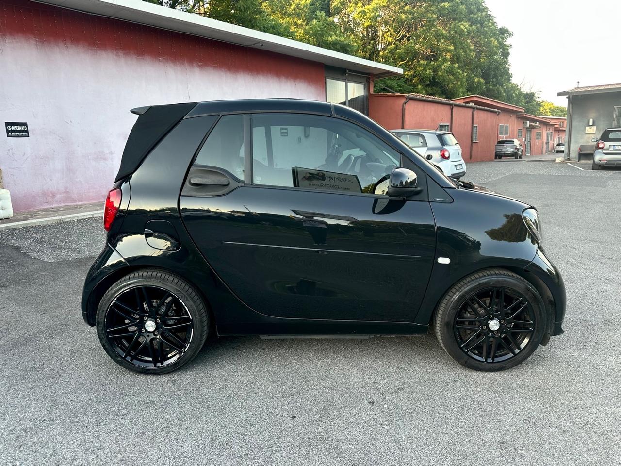 Smart ForTwo BRABUS 0.9 Turbo twinamic cabrio Xclusive BLACK NIGHT Permute Rate Garanzia