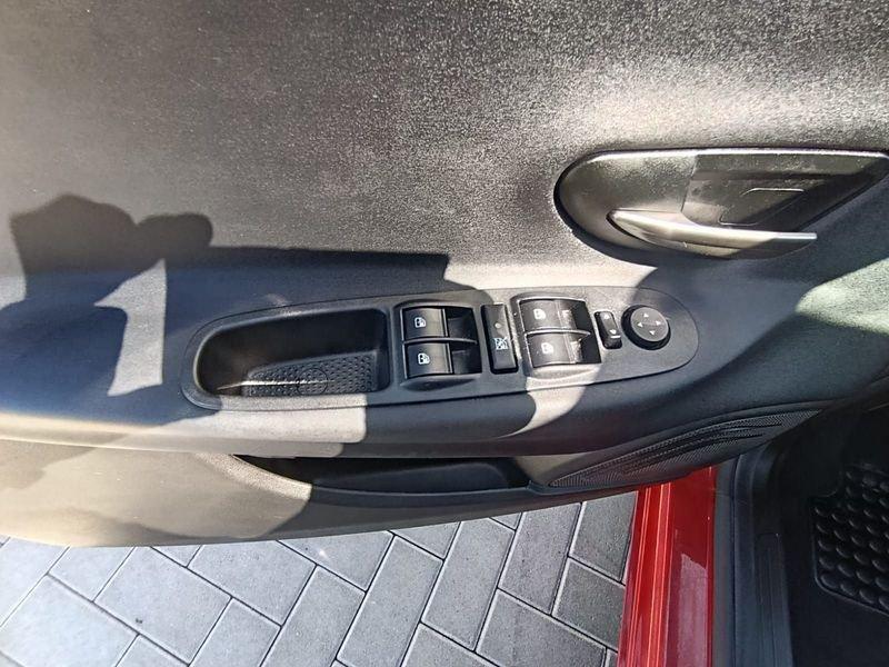 Lancia Ypsilon Ypsilon 1.0 firefly hybrid Silver s&s 70cv 5p.ti