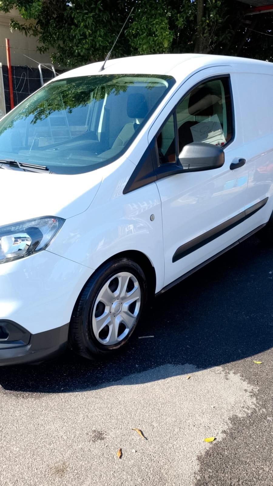 Ford Transit Courier 1.5 TDCi 75CV Van Entry
