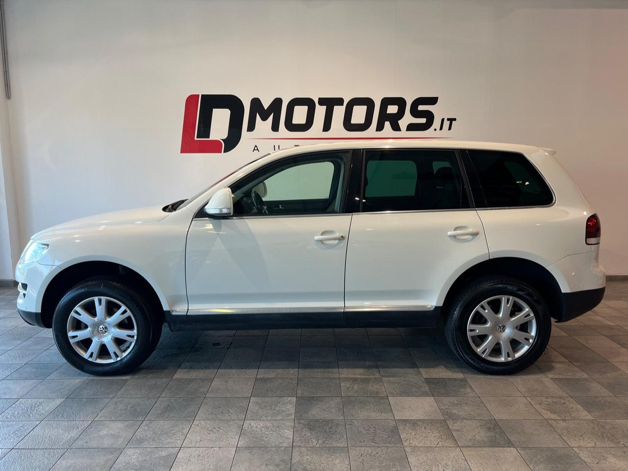 Volkswagen Touareg 2.5 tdi R5 Executive dpf FL