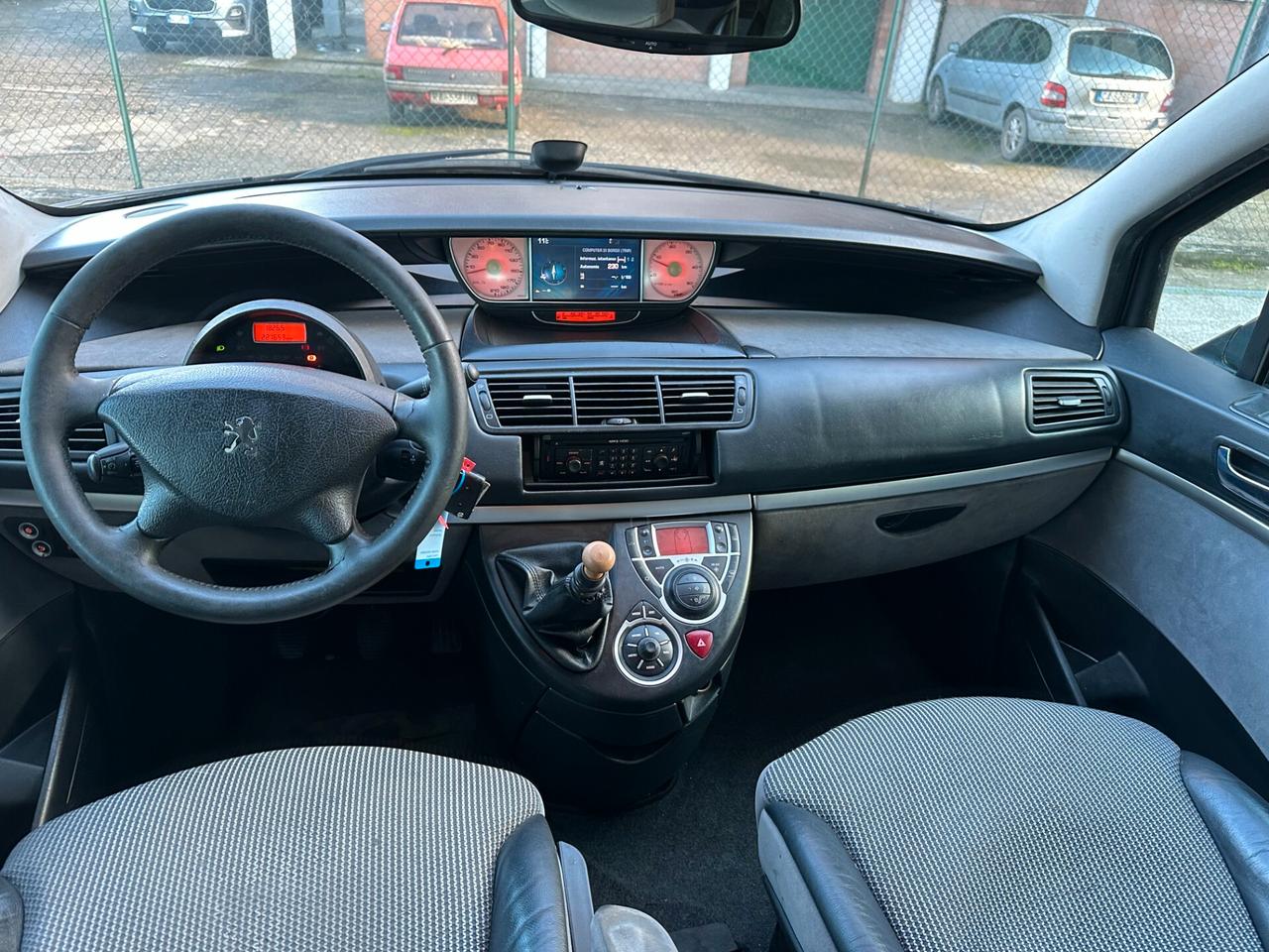 Peugeot 807 2.0 HDi 8 POSTI (12 RATE)