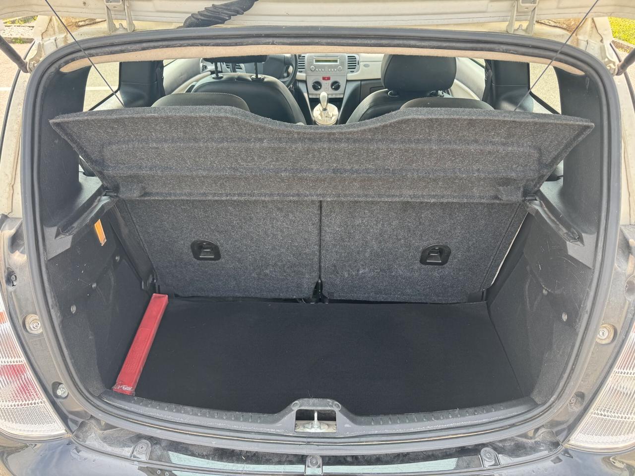 Lancia Ypsilon 1.3 MJT 75CV Elle Edition