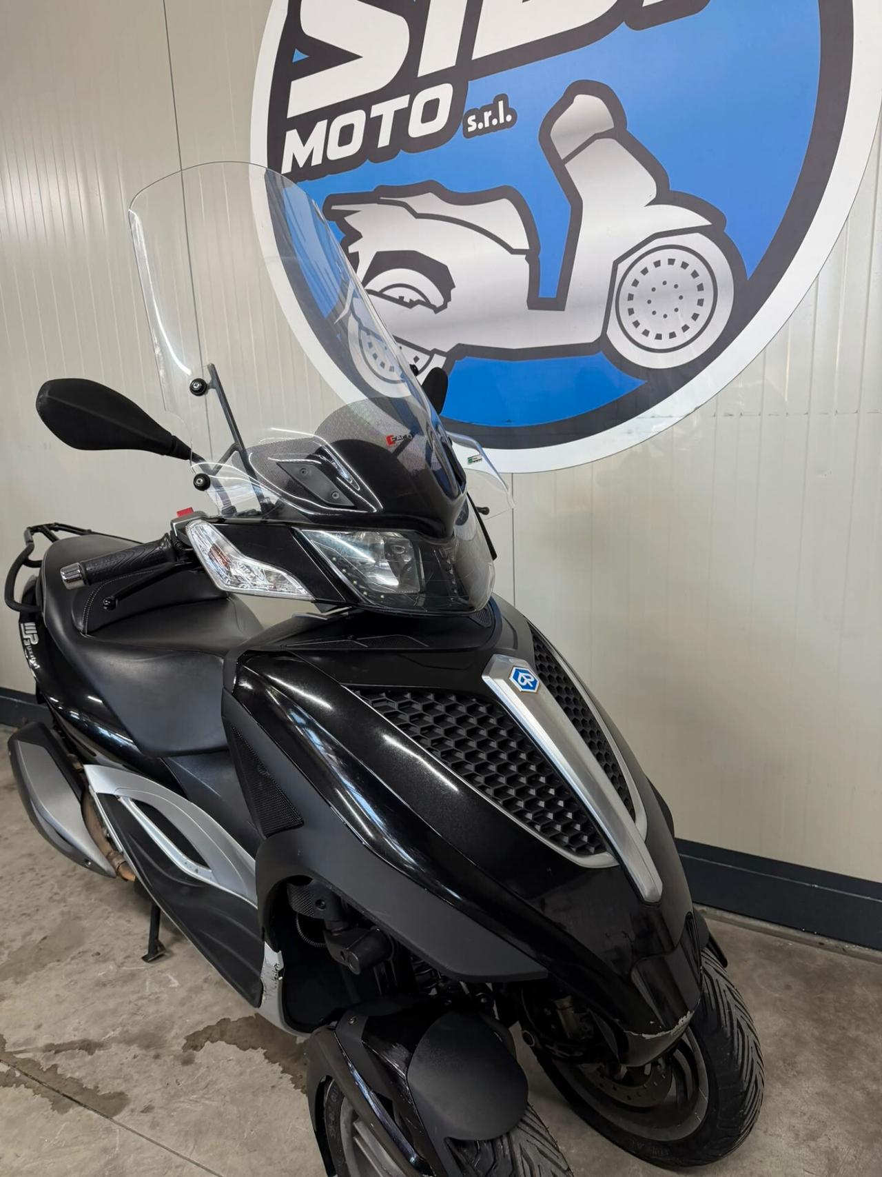 Piaggio MP3 300