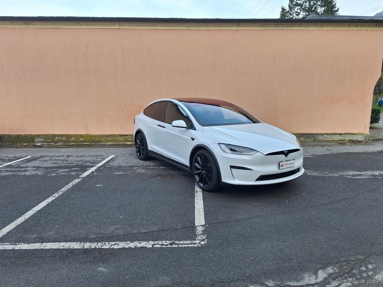 TESLA Model X All-Wheel Drive 4X4 YOKE ALI GABBIANO