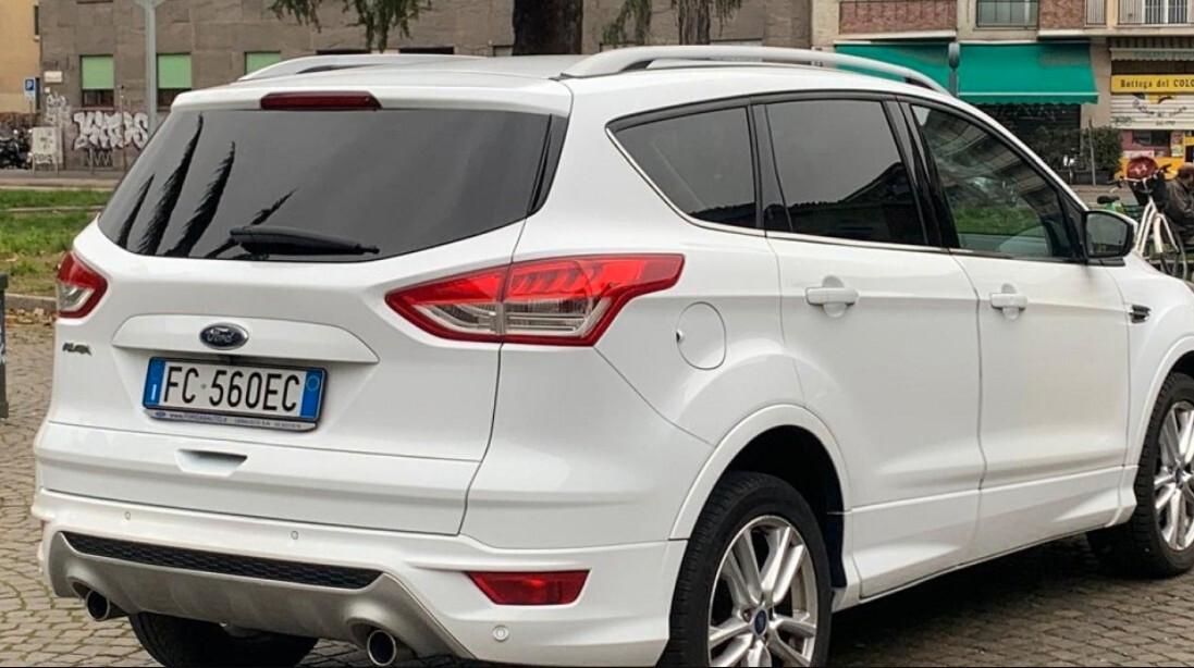 Ford Kuga 2.0 TDCI 150 CV S&S 4WD Titanium