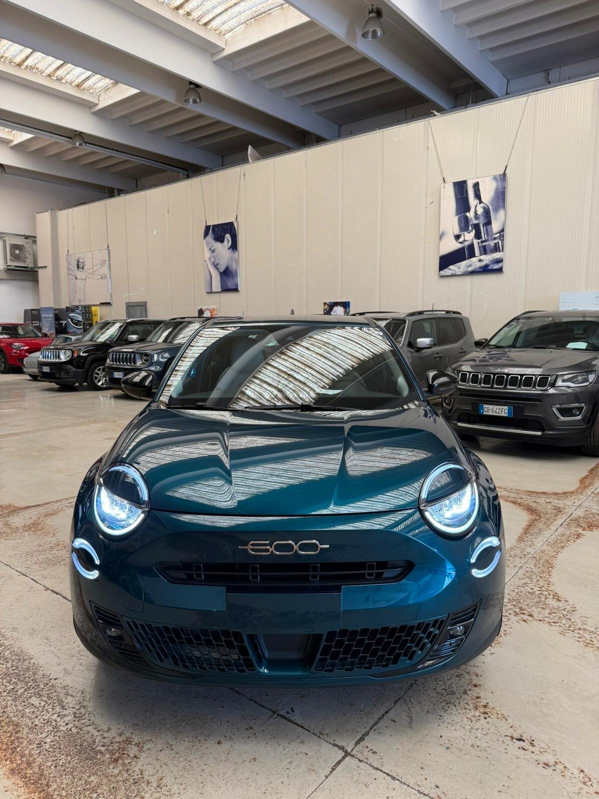 Fiat 600 Hybrid 145 CV DCT MHEV Icon