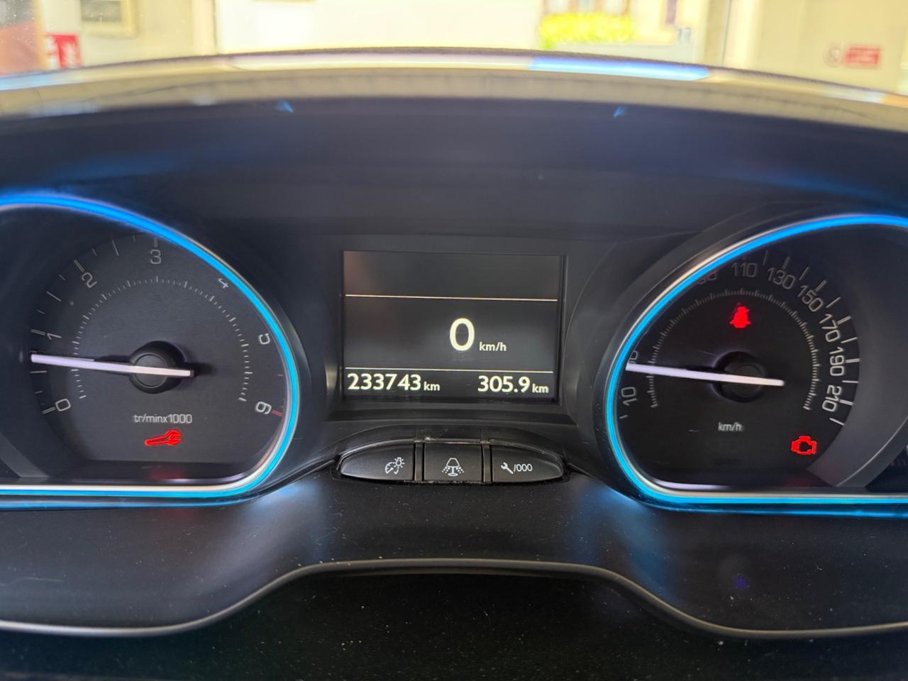 Peugeot 2008 BlueHDi 120 S&S Allure