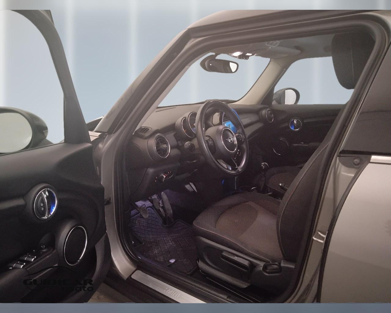 MINI Mini IV F55 2018 5p - Mini 5p 1.5 Cooper D Business XL