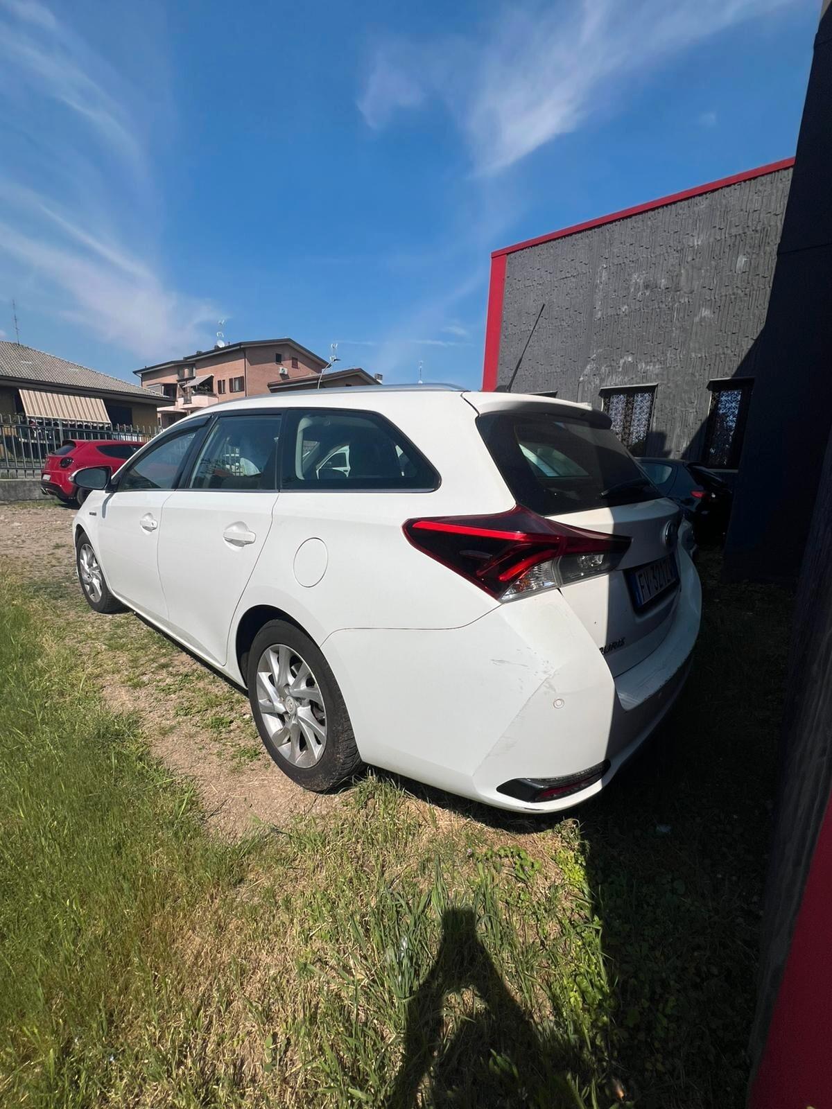 Toyota Auris Touring Sports 1.8 Hybrid Lounge