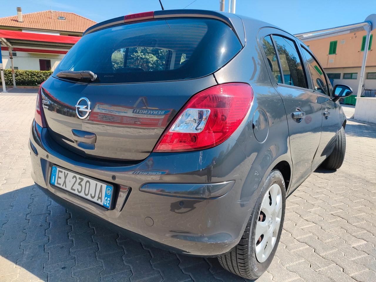 Opel Corsa 1.2 5 porte Sport OK NEOPATENTATI