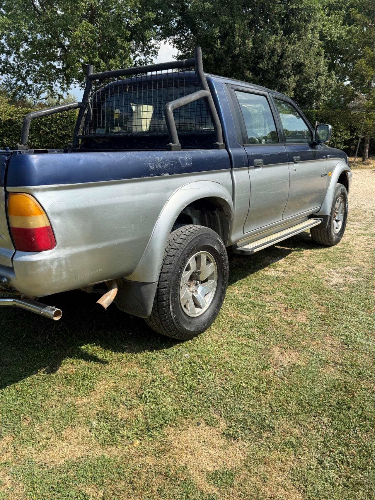 Mitsubishi L200 2.5 TDI 4WD Club Cab Pick-up GLS