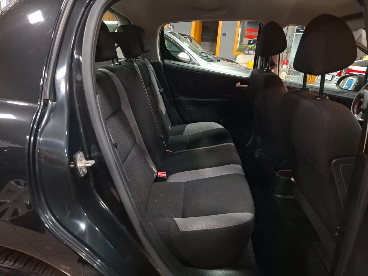 Peugeot 207 1.4 benzina Neopatentato