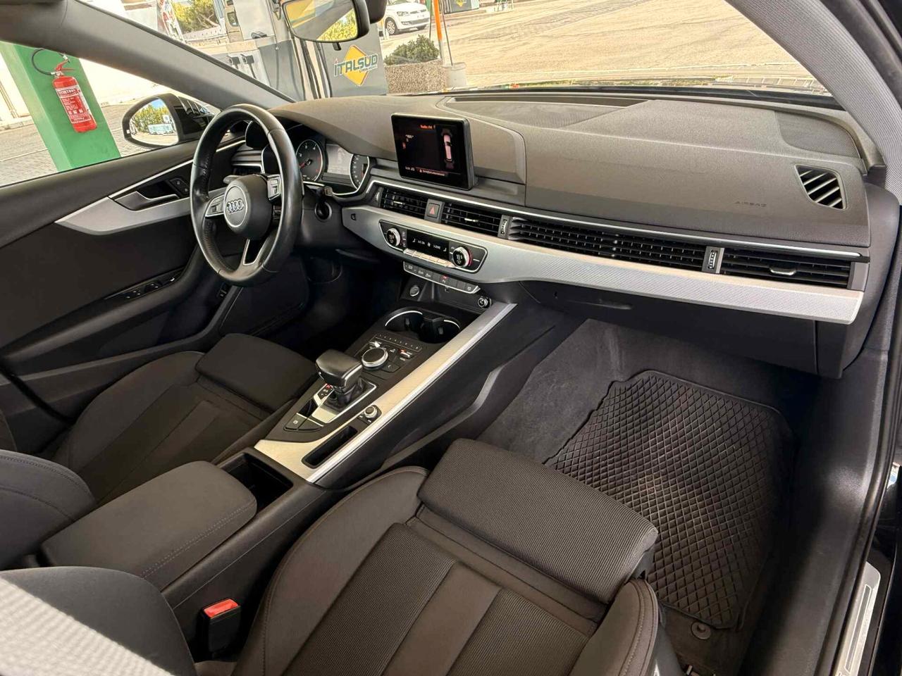 Audi A4 Avant 35 TDI S tronic line edition/TETTO/18/PDC/BELLA