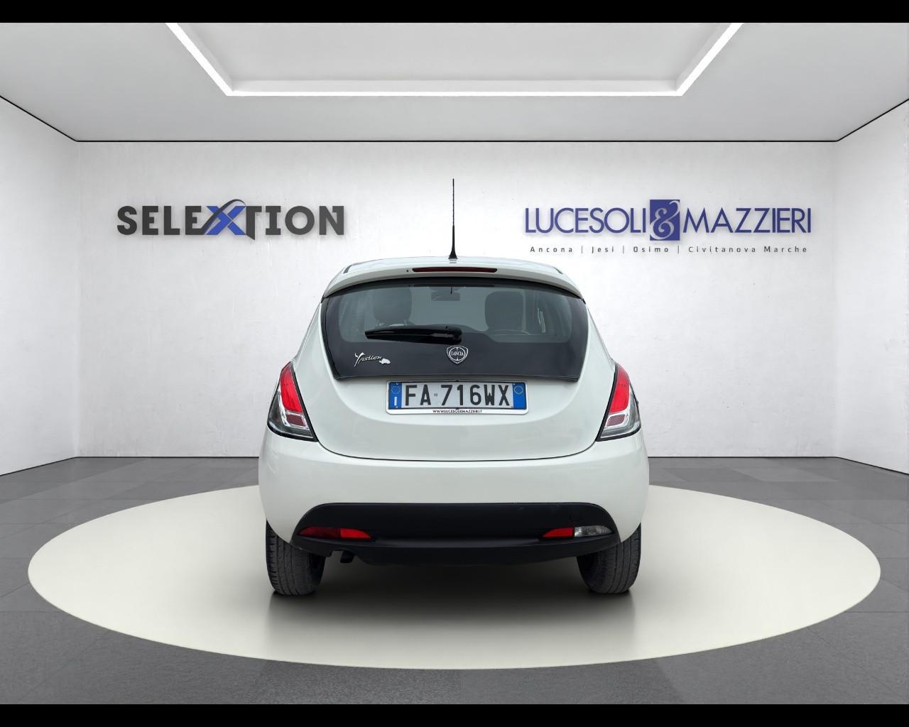 LANCIA Ypsilon 3ª serie - Ypsilon 0.9 TwinAir 85 CV 5 porte Metano