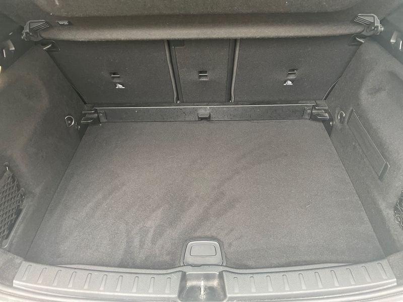 Mercedes-Benz GLA 180 d Business auto