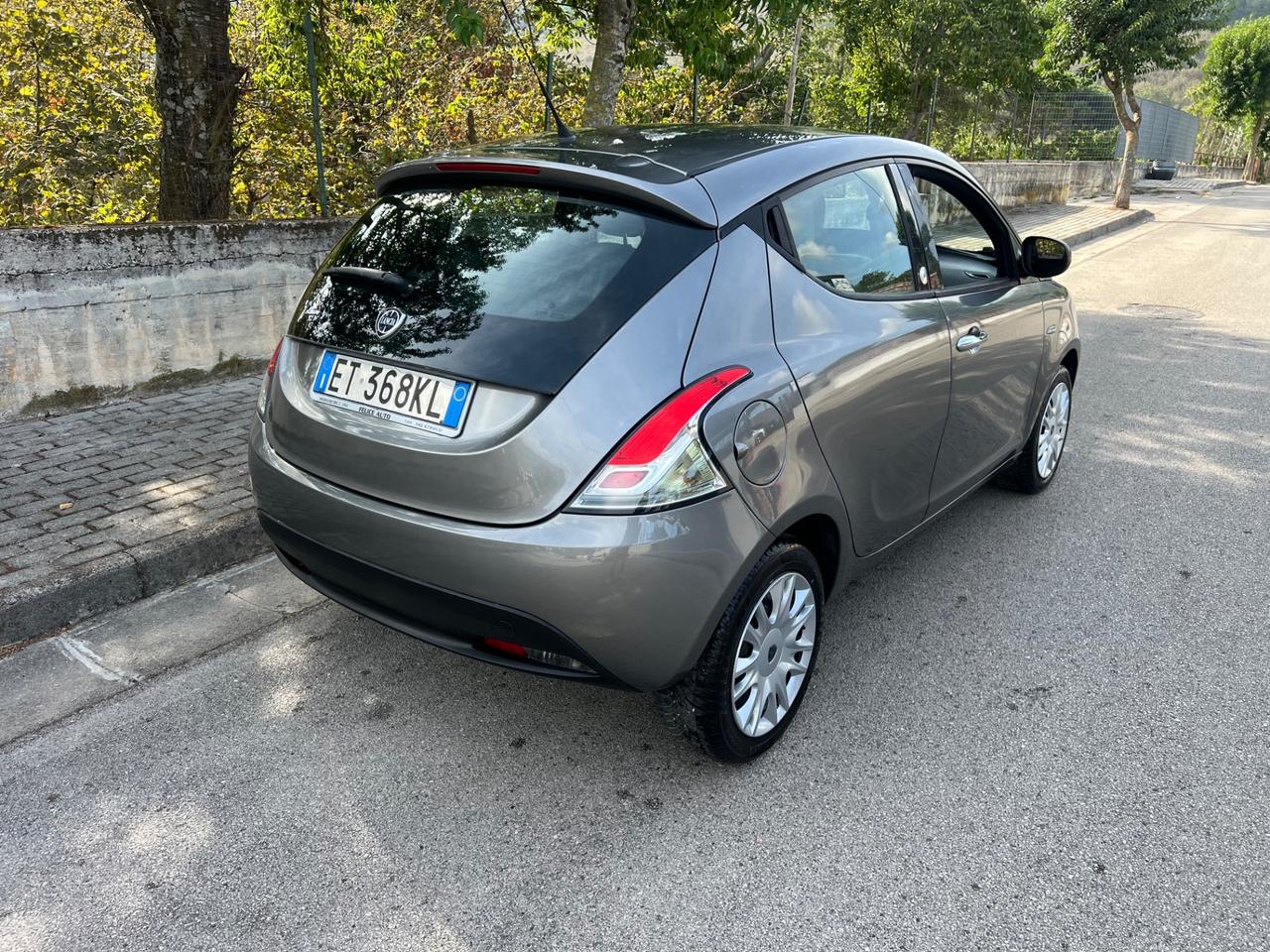 Lancia Ypsilon 1.2 69cv GPL Ecochic Platinum 2013