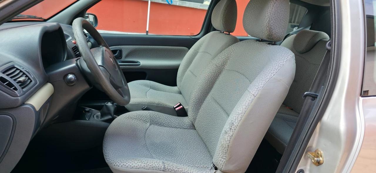 Renault Clio 1.2 cat 3 porte Confort Authentique neop